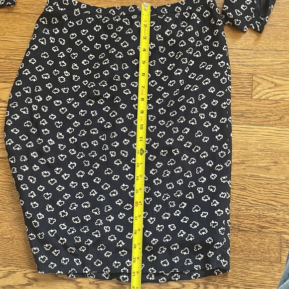 Silk skirt and matching top - Picture 12 of 12